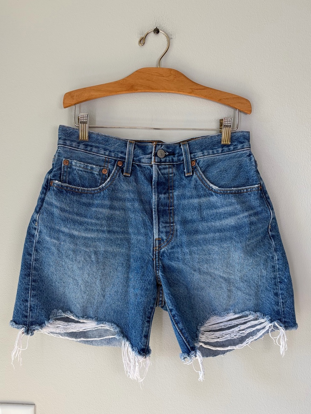 Levi’s 501 Raw Hem Distresses Jean Shorts 100% Cotton Denim Medium Wash